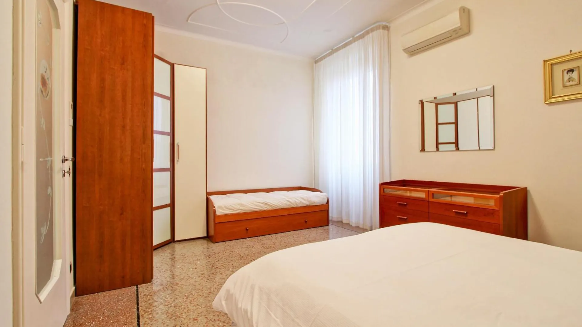 Casa Anna - Re Di Roma Apartment 0*, Rome